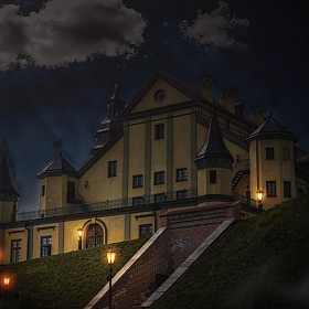 фотограф Tatsiana Latushko. Фотография "Несвижский замок в ожидании "Черной Дамы""
