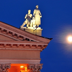 Луна под нами | Фотограф Александр Кузнецов | foto.by фото.бай
