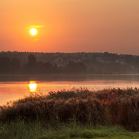 Рассвет у озера | Фотограф Сергей Шабуневич | foto.by фото.бай