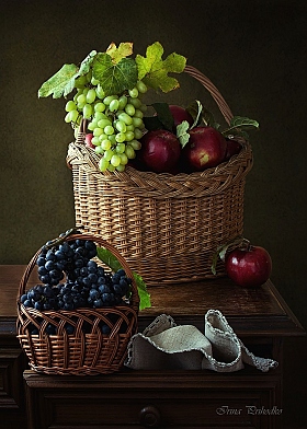 Из серии"Осень на комоде с виноградом и яблок | Фотограф Ирина Приходько | foto.by фото.бай