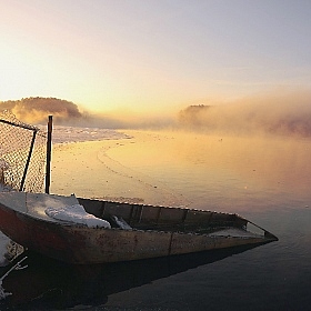 История замёрзшей лодки | Фотограф Андрей Величкевич | foto.by фото.бай
