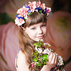 фотограф Анна Кузьма. Фотография "Портрет девочки с цветами"