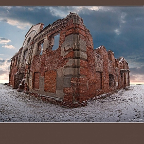 фотограф Павел Помолейко. Фотография "Руины Большой Любавичской синагоги"