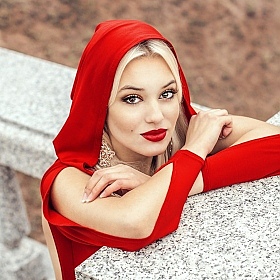 фотограф Дарья Крук. Фотография "Lady in red"
