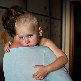 фотограф Дмитрий Шишкин. Фотография "Болея у мамы на руках"