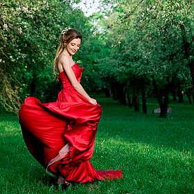 фотограф Дмитрий Расанец. Фотография "Девушка в красном"
