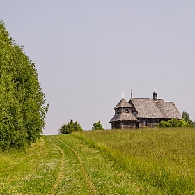 фотограф Александр Светогор. Фотография "Сельский пейзаж с деревянной церковью"