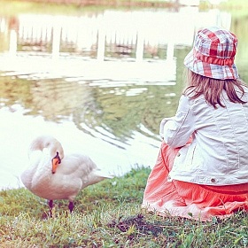 фотограф Дарья Крук. Фотография "Девочка с лебедем"