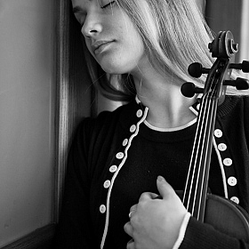 Настя и скрипка | Фотограф Наталья Провальская | foto.by фото.бай
