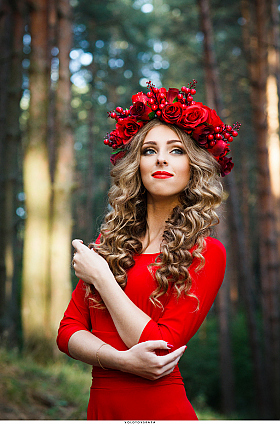 Девушка в красном | Фотограф Elena VOLOTOVSKAYA | foto.by фото.бай