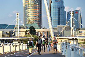 Прогулка по мосту | Фотограф Александр Кузнецов | foto.by фото.бай