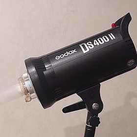 Студийная вспышка Godox DS400 II 