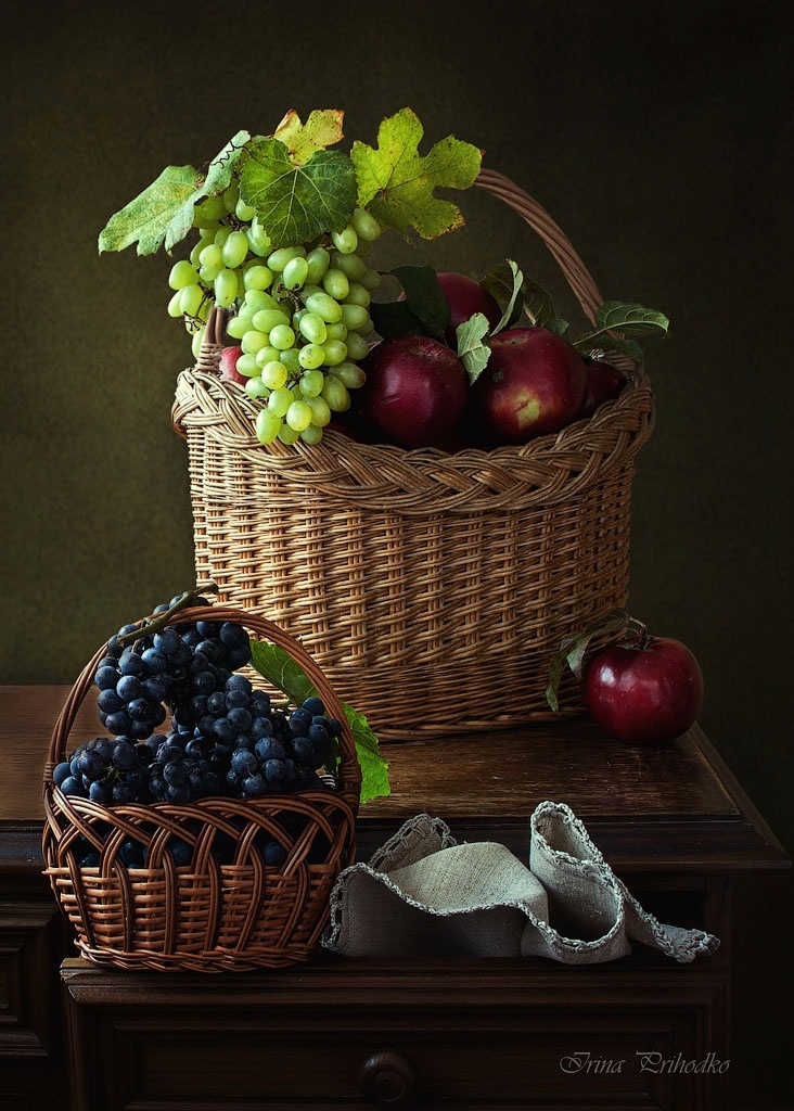 Из серии"Осень на комоде с виноградом и яблок | Фотограф Ирина Приходько | foto.by фото.бай