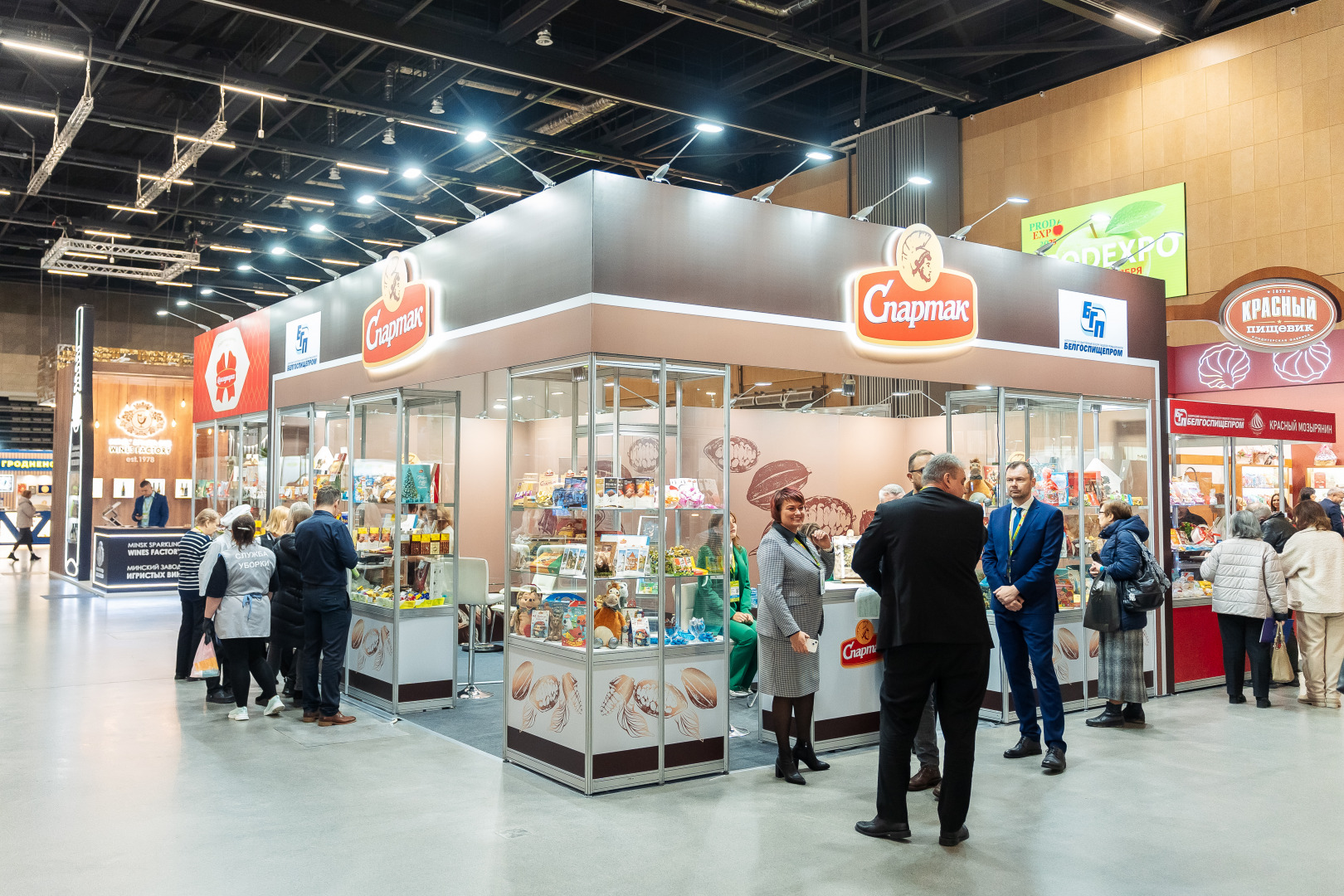 Свадебный фотограф в Минске, фотограф мероприятий, репортажный, love story, портретный фотограф Александр Тарасевич. Классическая свадебная фотосъёмка. Минск, Гродно, Лида, Беларусь., фотография от 12.11.2025