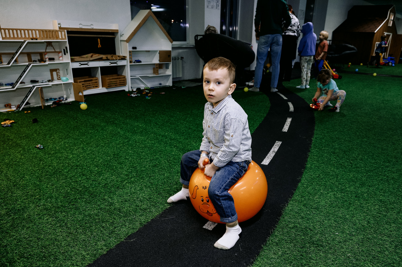 Фотограф в Минске - семейный, свадебный, репортажный фотограф. Фотосъёмка крещения, дня рождения, юбилея, венчания, корпоратива в Минске., фотография от 20.12.2025