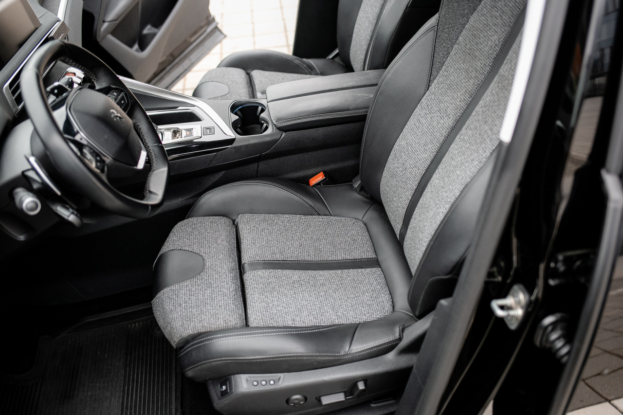 Фотограф в Минске - семейный, свадебный, репортажный фотограф. Фотосъёмка крещения, дня рождения, юбилея, венчания, корпоратива в Минске., фотография от 10.11.2025