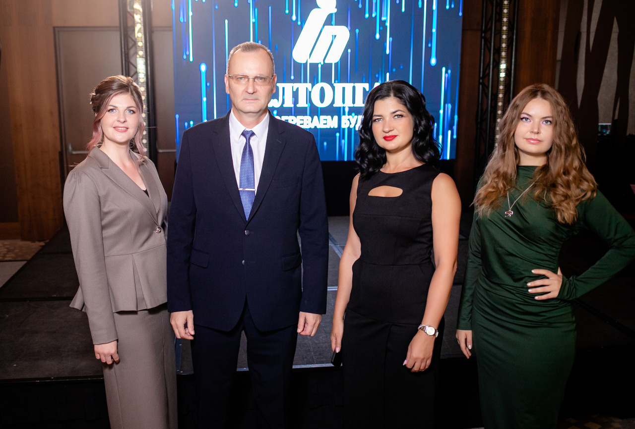 Фотограф в Минске - семейный, свадебный, репортажный фотограф. Фотосъёмка крещения, дня рождения, юбилея, венчания, корпоратива в Минске., фотография от 25.09.2025