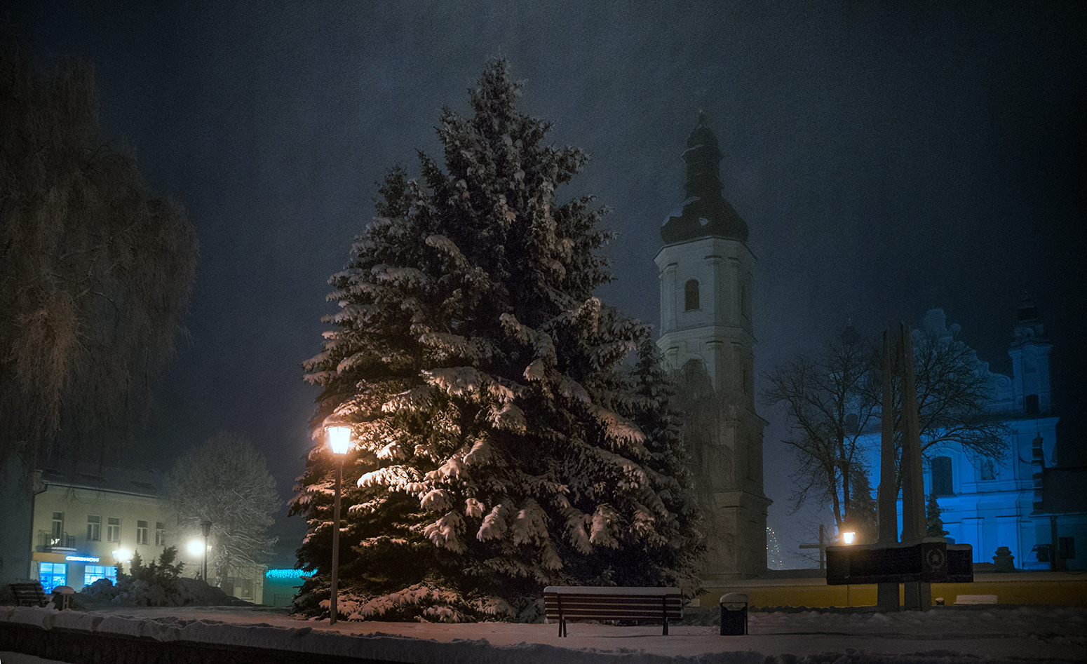 Зимний сквер | Фотограф Александр Шатохин | foto.by фото.бай