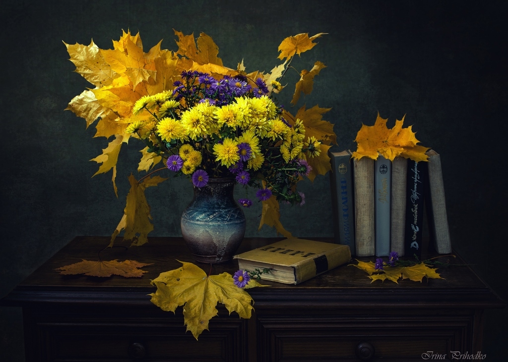Из серии "Осень на комоде" с книгами | Фотограф Ирина Приходько | foto.by фото.бай