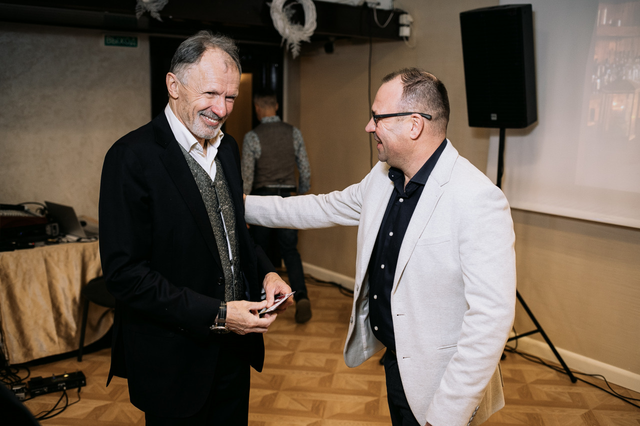 Фотограф в Минске - семейный, свадебный, репортажный фотограф. Фотосъёмка крещения, дня рождения, юбилея, венчания, корпоратива в Минске., фотография от 26.11.2025