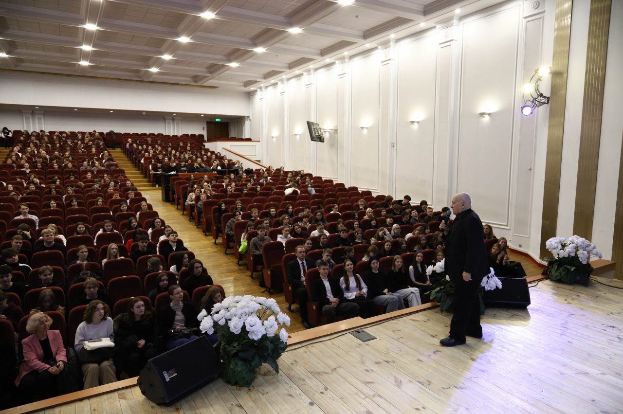 Фотограф в Минске - семейный, свадебный, репортажный фотограф. Фотосъёмка крещения, дня рождения, юбилея, венчания, корпоратива в Минске., фотография от 11.12.2025