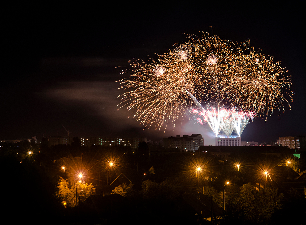 Фейерверк в честь 630 лет основания Бобруйска | Фотограф Игорь Старовойтов | foto.by фото.бай
