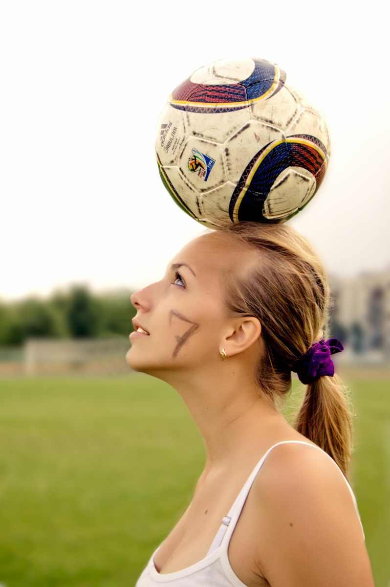 Футбольный мячик для девочку