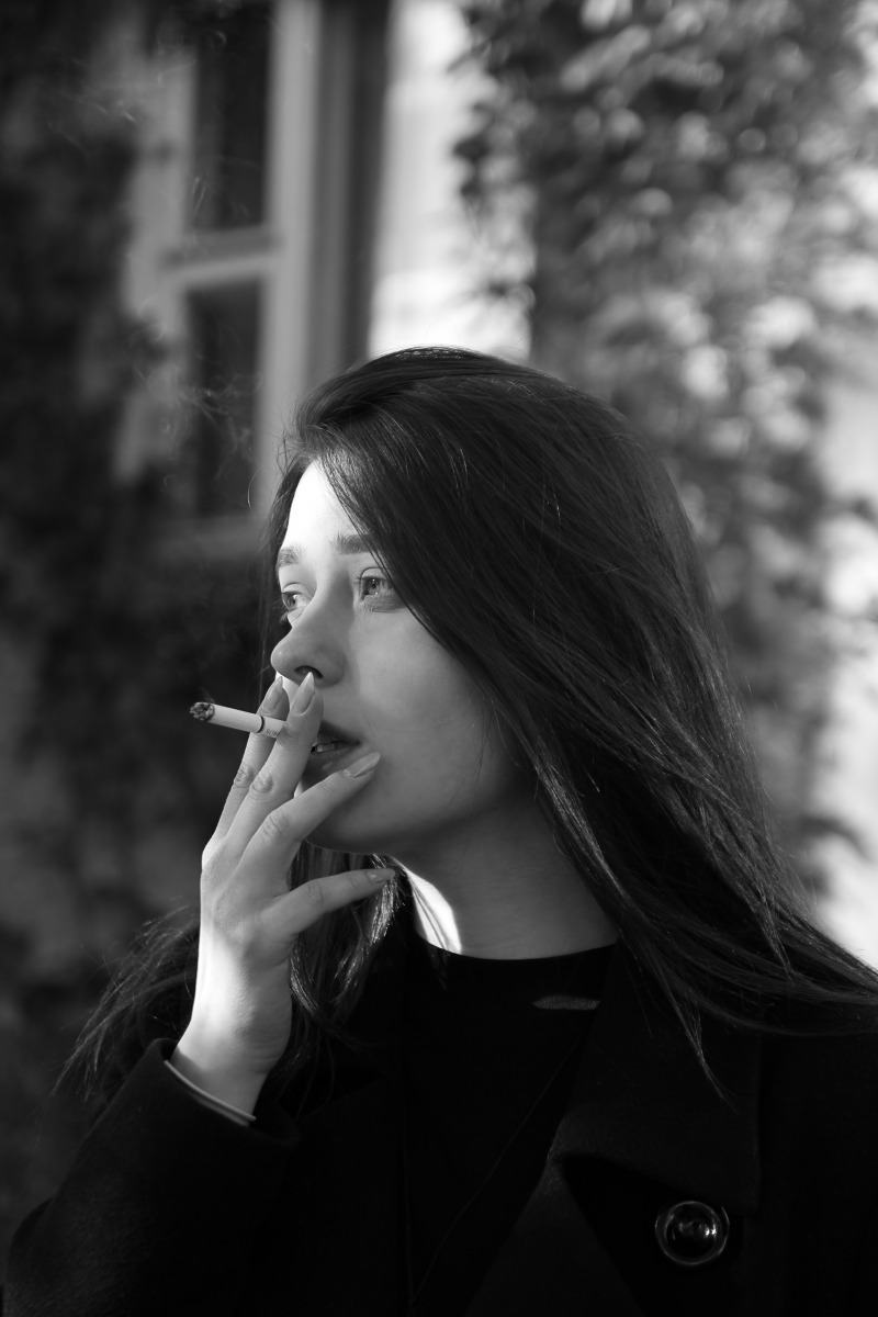 Девушка с сигаретой | Фотограф Ульяна Чайникова | foto.by фото.бай