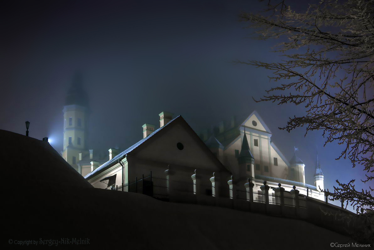 Туманный замок Радзивиллов в Несвиже | Фотограф Сергей Мельник | foto.by фото.бай