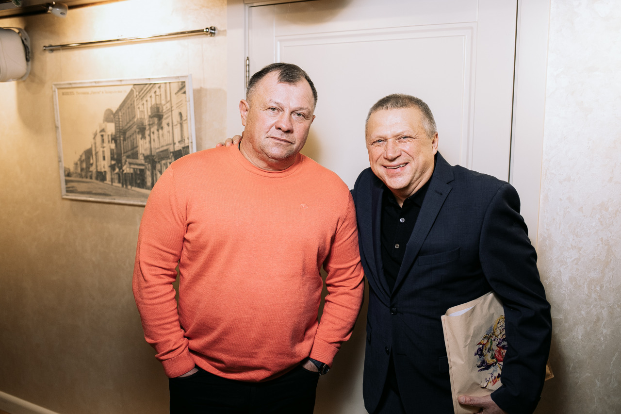 Фотограф в Минске - семейный, свадебный, репортажный фотограф. Фотосъёмка крещения, дня рождения, юбилея, венчания, корпоратива в Минске., фотография от 26.11.2025