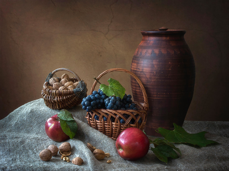 Натюрморт с орехами и фруктами | Фотограф Ирина Приходько | foto.by фото.бай