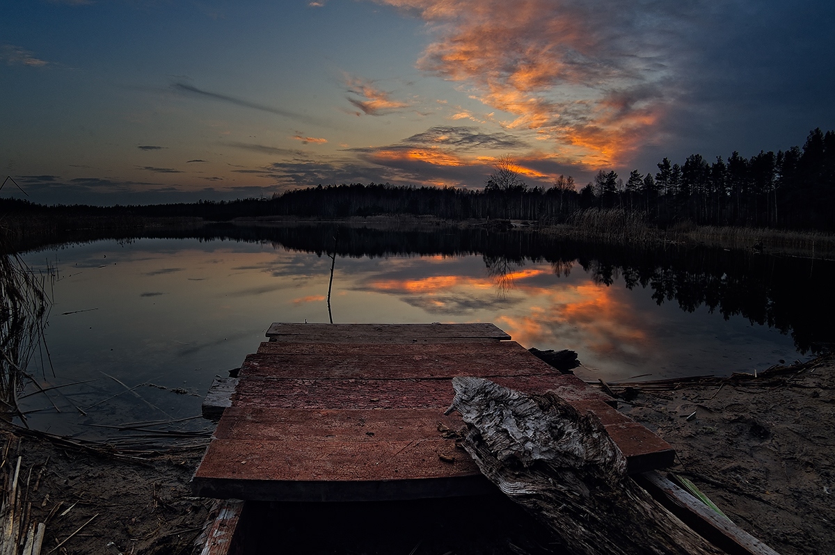 Вечерело над озером лесным | Фотограф Стас Аврамчик | foto.by фото.бай
