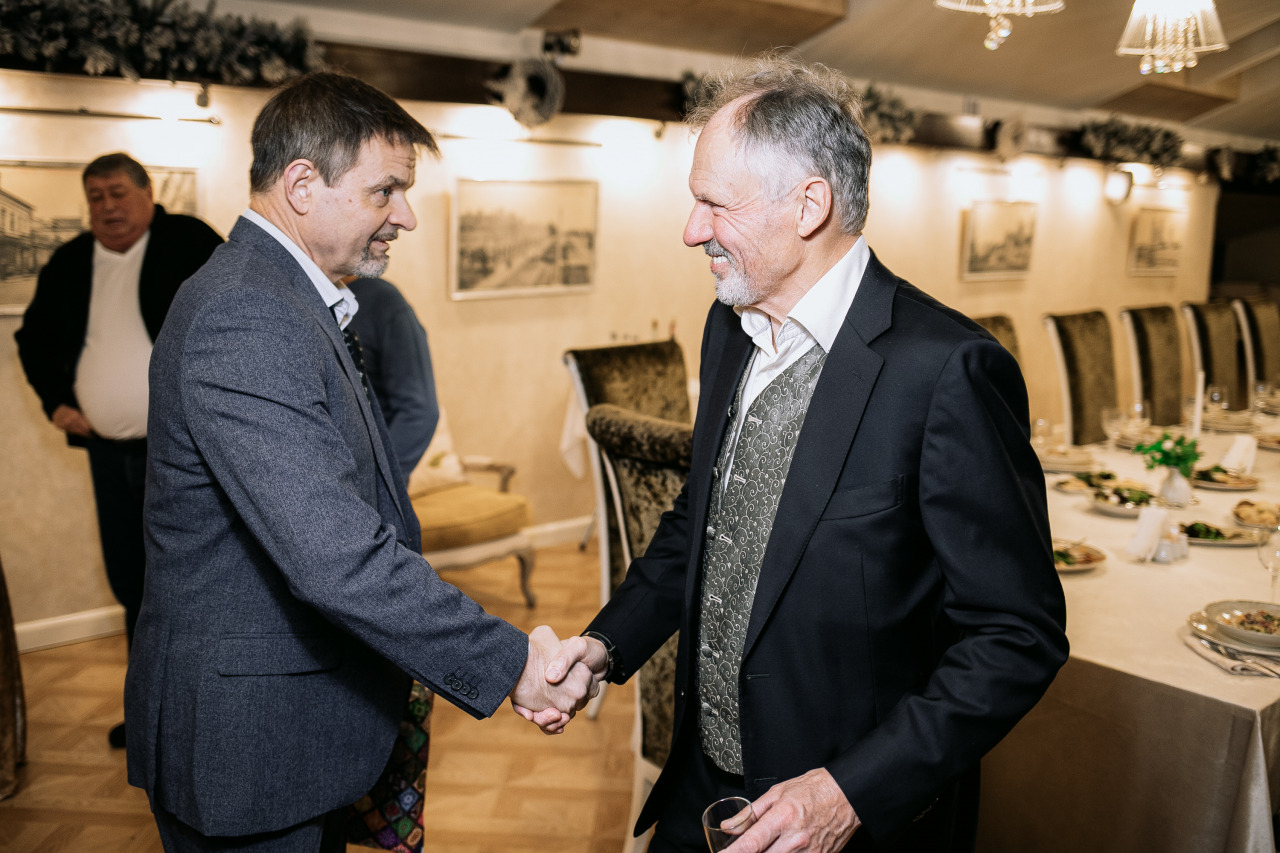 Фотограф в Минске - семейный, свадебный, репортажный фотограф. Фотосъёмка крещения, дня рождения, юбилея, венчания, корпоратива в Минске., фотография от 26.11.2025