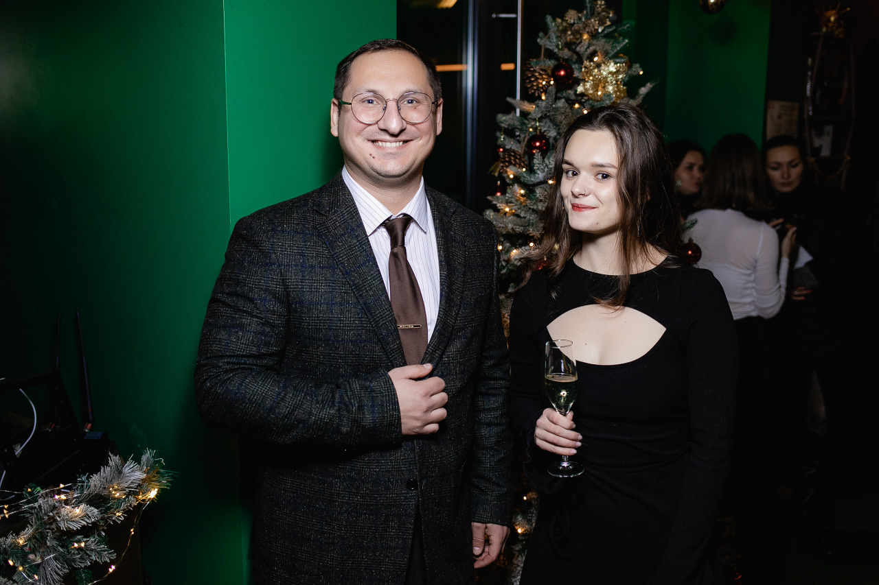 Фотограф в Минске - семейный, свадебный, репортажный фотограф. Фотосъёмка крещения, дня рождения, юбилея, венчания, корпоратива в Минске., фотография от 09.12.2025