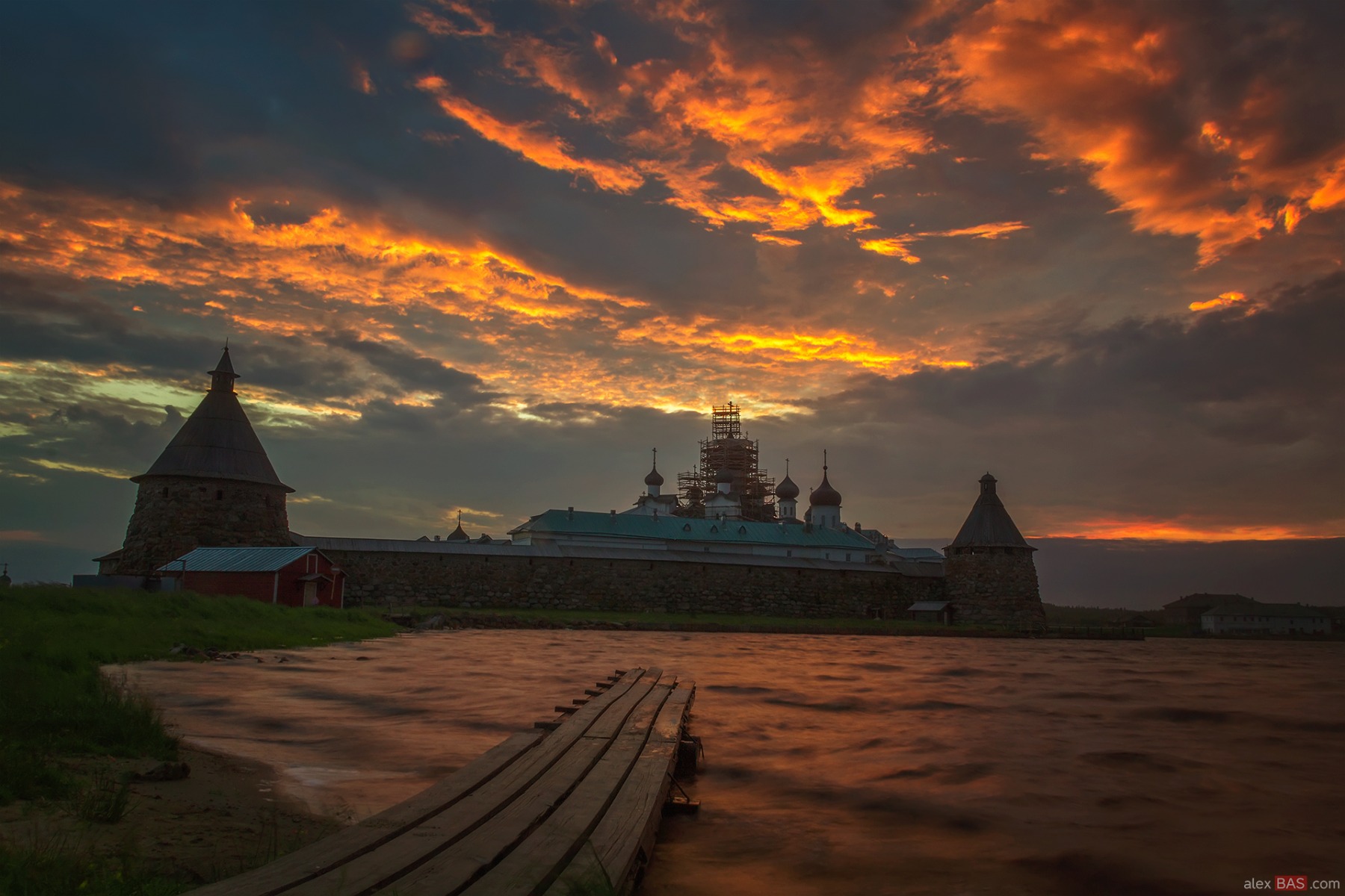 Соловецкий монастырь закат