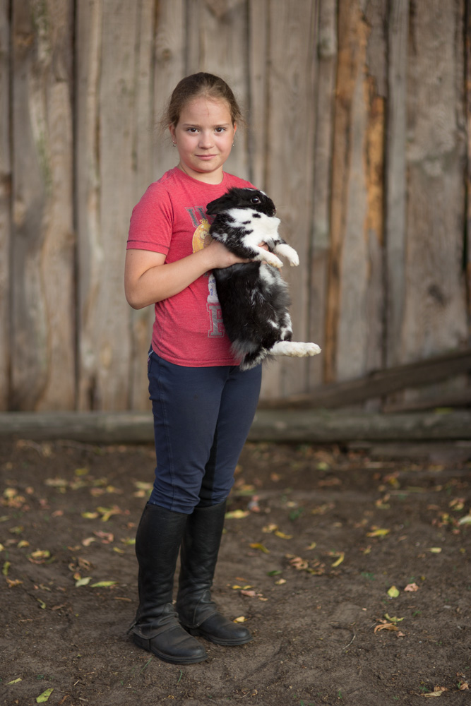 Девочка с кроликом | Фотограф Дмитрий Шкудун | foto.by фото.бай