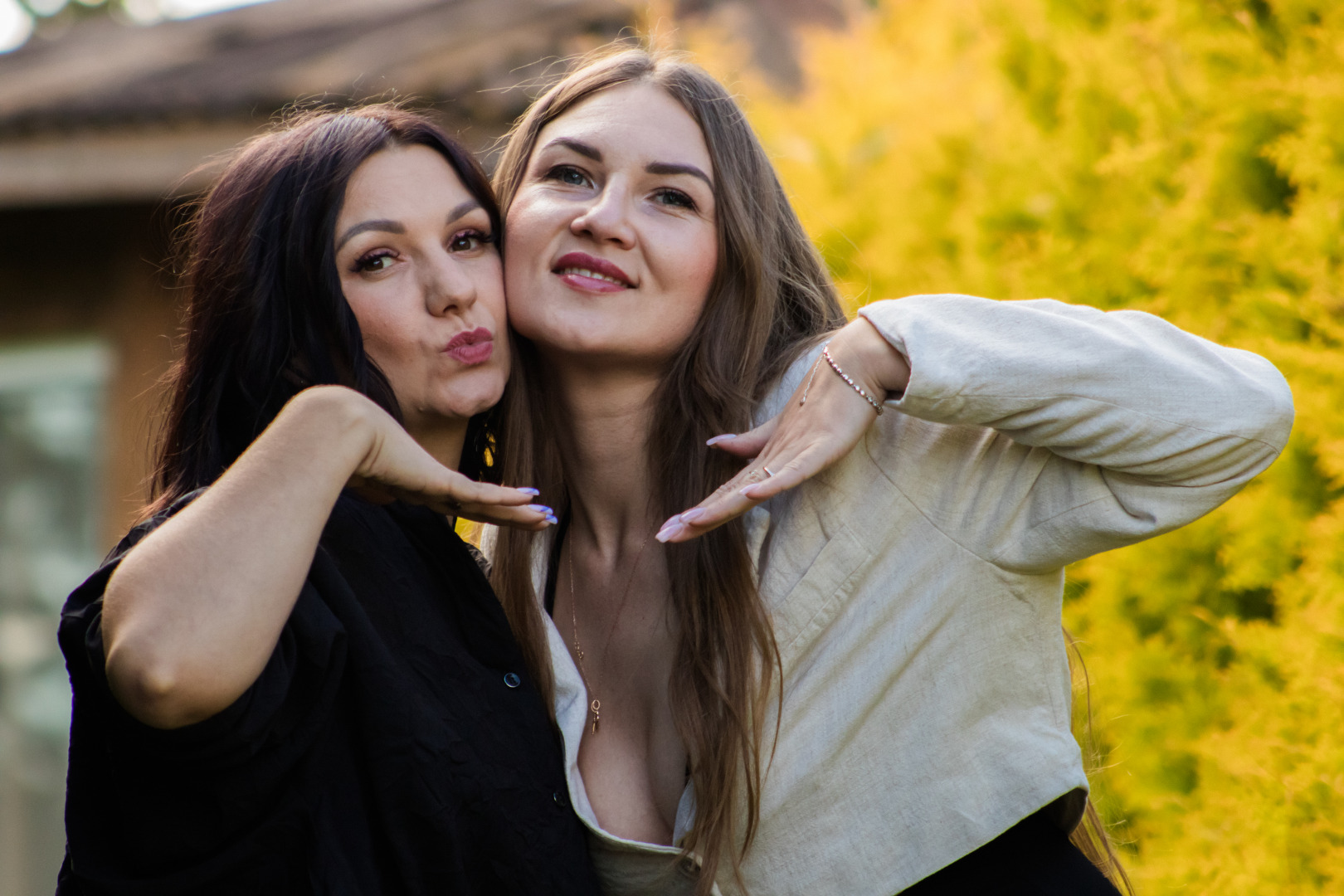 Фотограф по всей Беларуси — мероприятия, семейные фотосессии, love story, портретные, предметные съемки, фотография от 03.10.2025