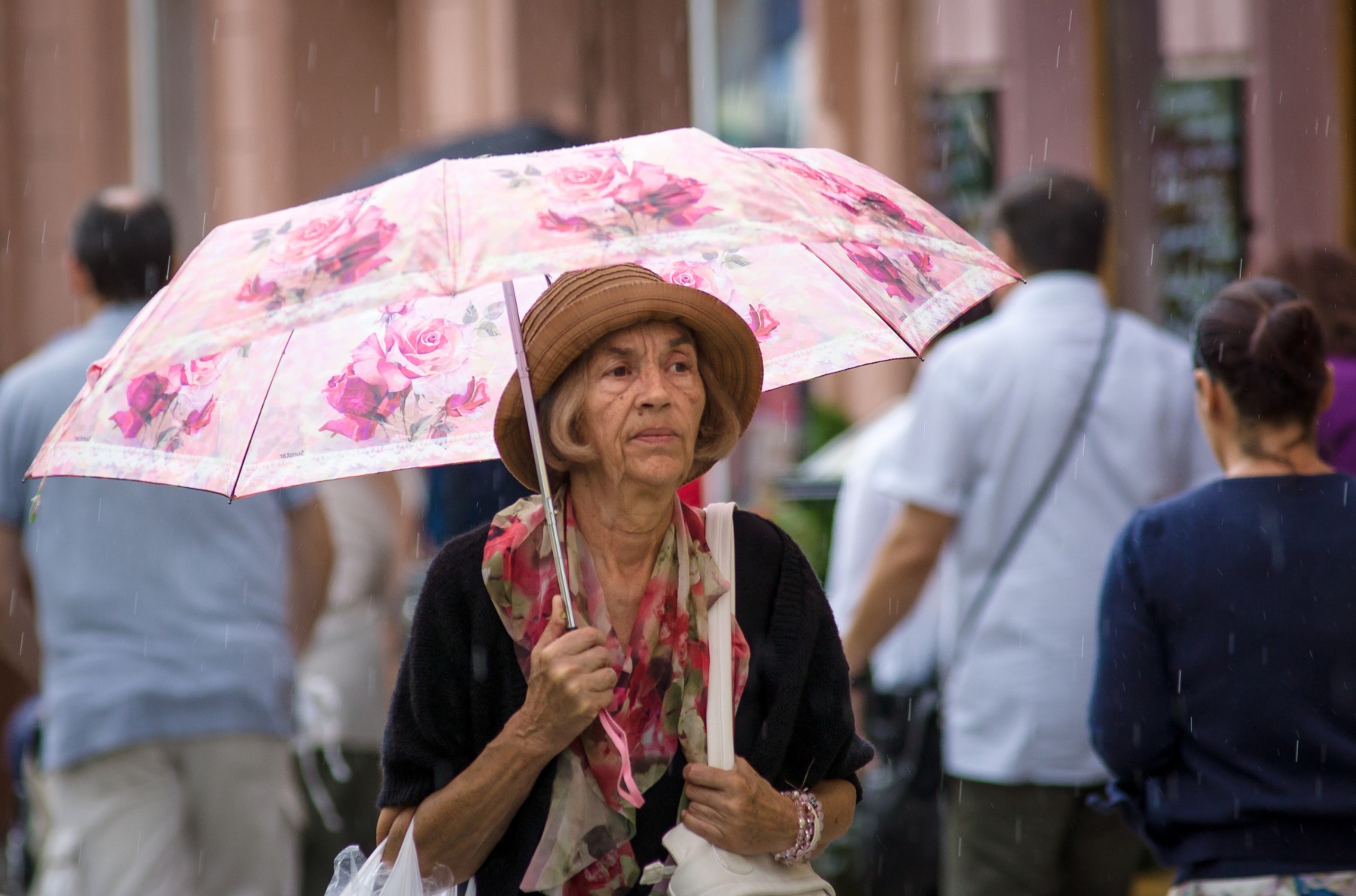 Женщина с зонтом | Фотограф Андрей Федосеев | foto.by фото.бай