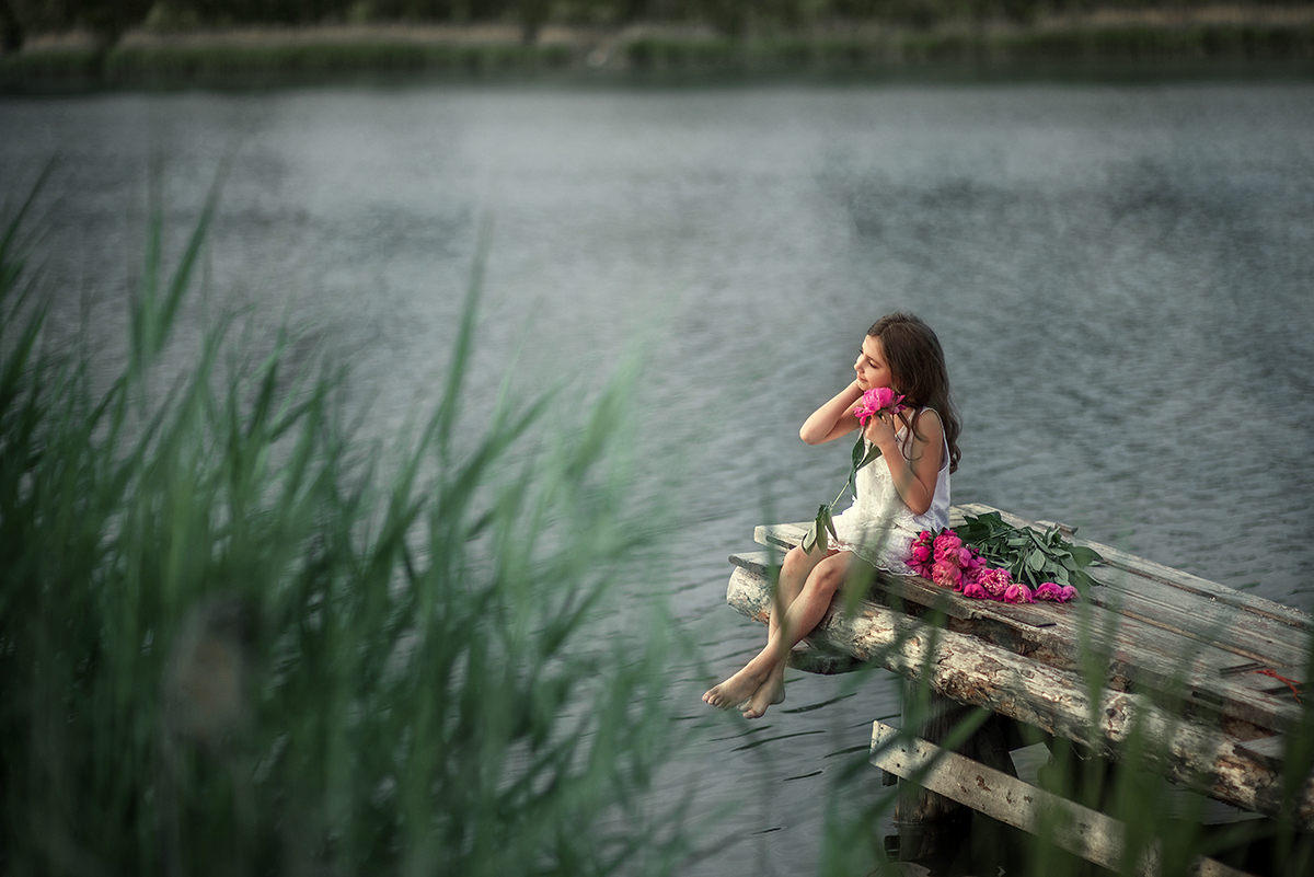 Девочка с пионами | Фотограф Янина Гришкова | foto.by фото.бай