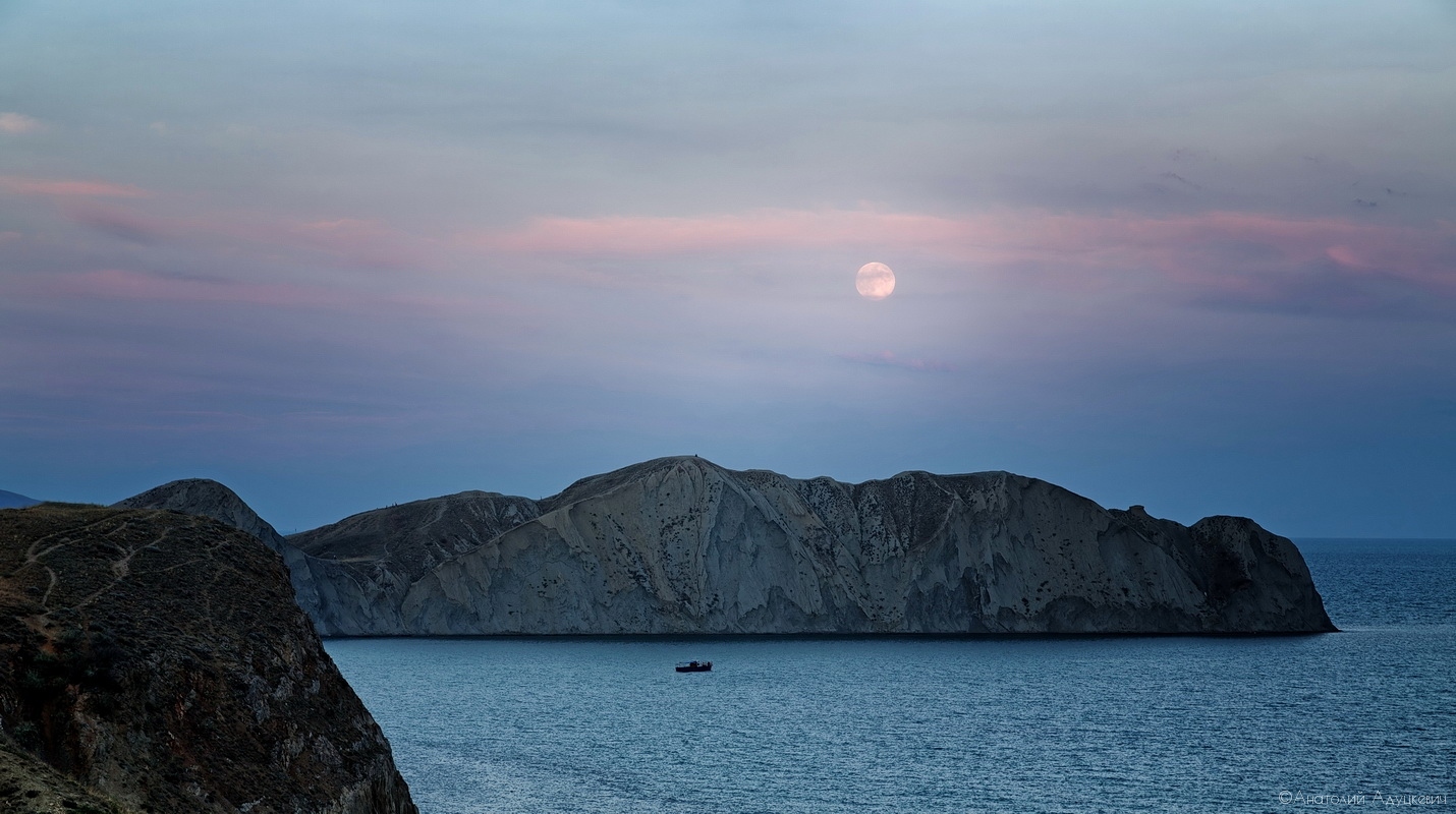 мыс Хамелеон в сумерках | Фотограф Анатолий Адуцкевич | foto.by фото.бай