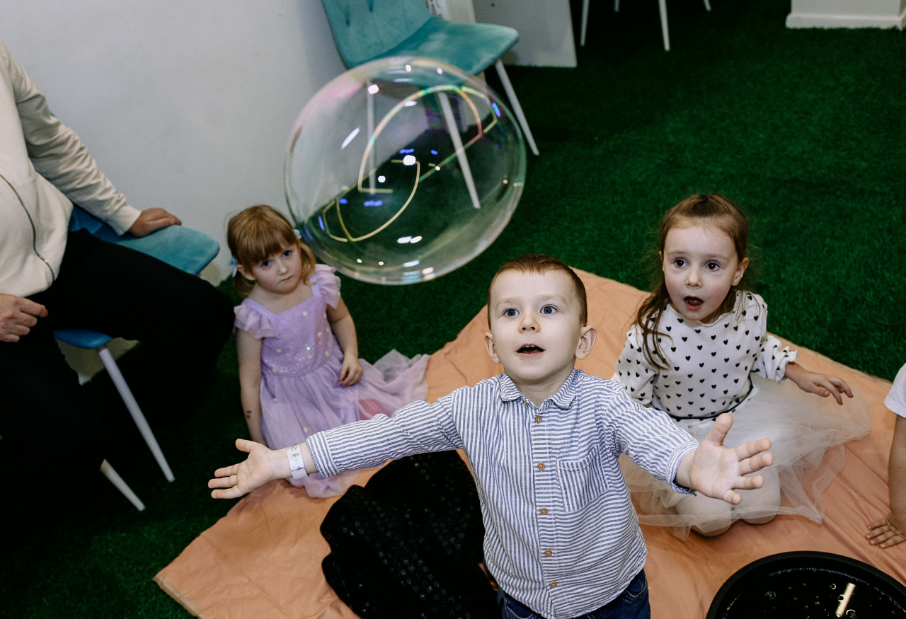 Фотограф в Минске - семейный, свадебный, репортажный фотограф. Фотосъёмка крещения, дня рождения, юбилея, венчания, корпоратива в Минске., фотография от 20.12.2025