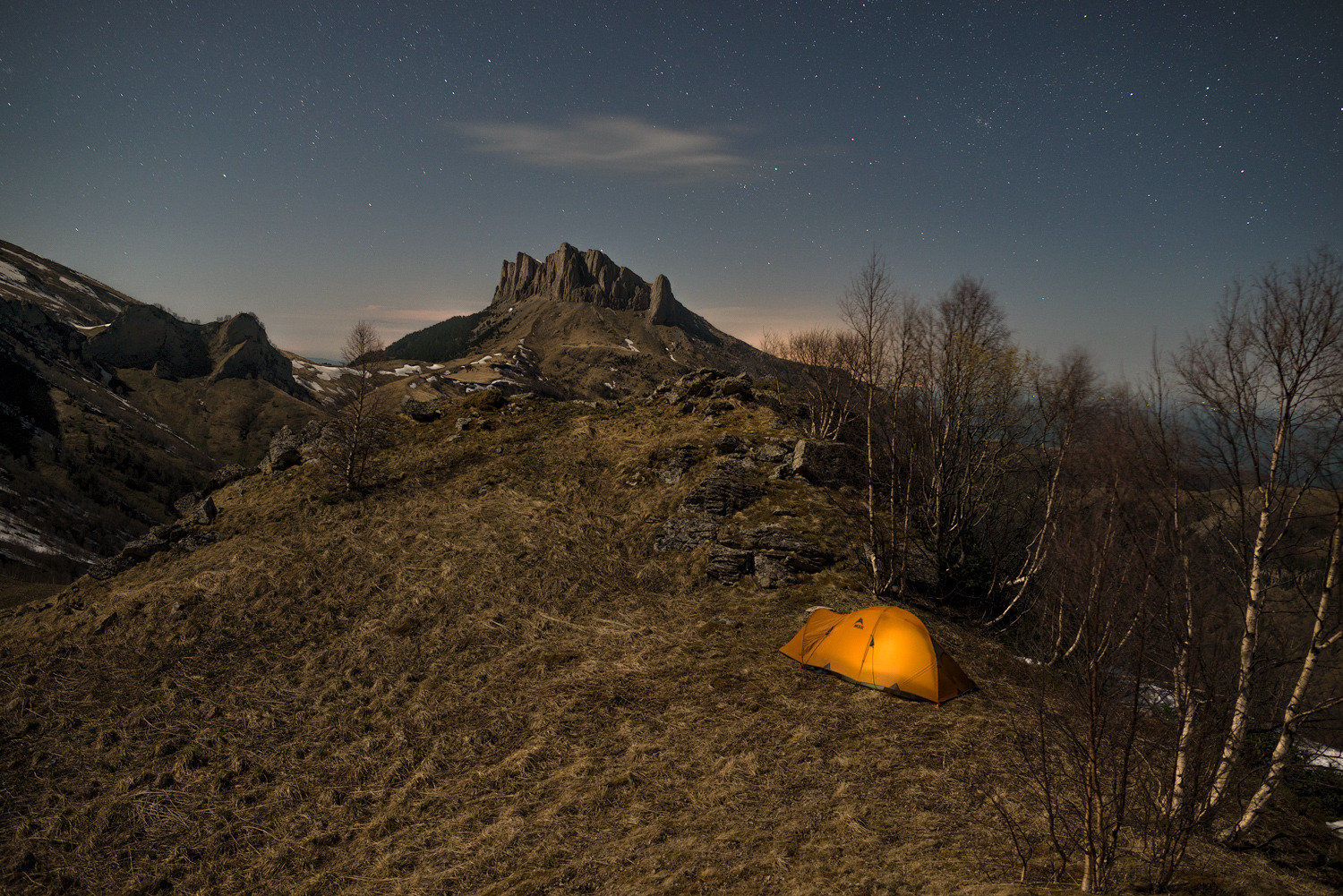 Про палатку в ночи и облачко над горой | Фотограф Александр Плеханов | foto.by фото.бай