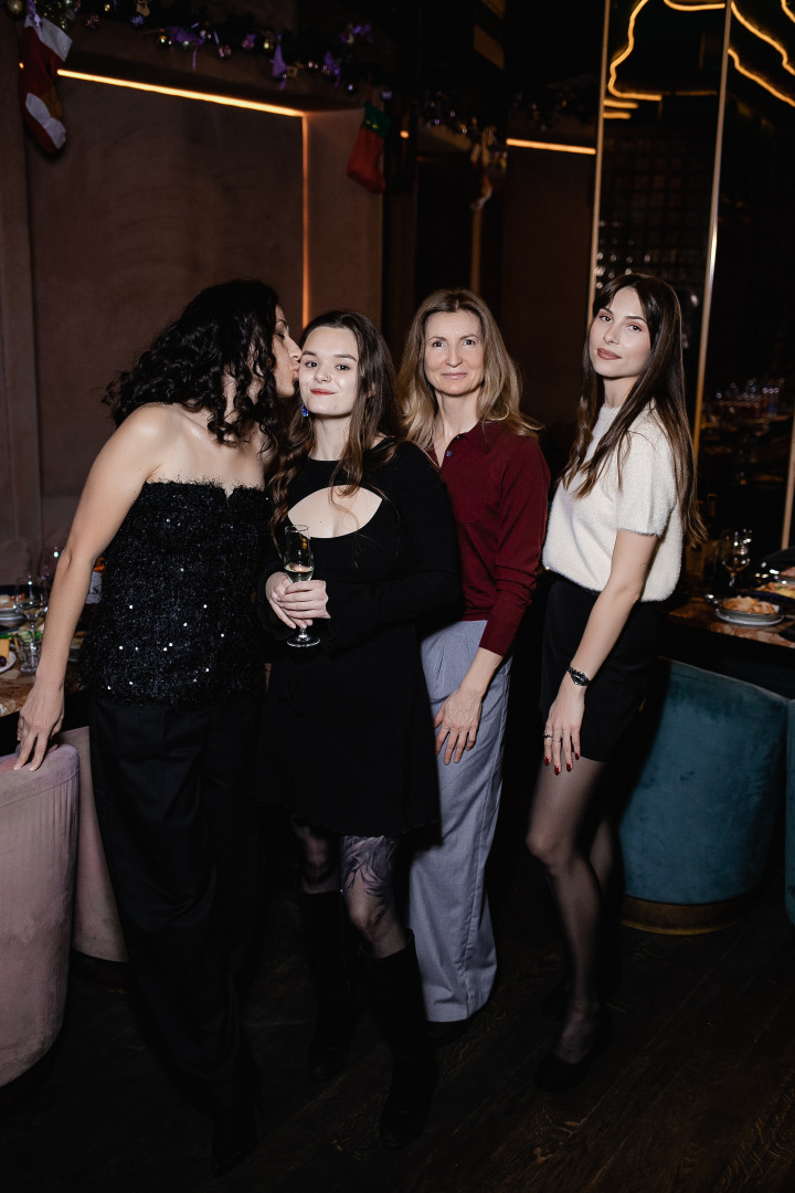 Фотограф в Минске - семейный, свадебный, репортажный фотограф. Фотосъёмка крещения, дня рождения, юбилея, венчания, корпоратива в Минске., фотография от 09.12.2025