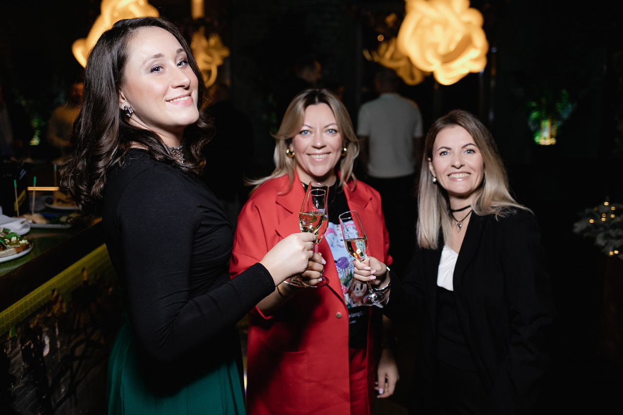 Фотограф в Минске - семейный, свадебный, репортажный фотограф. Фотосъёмка крещения, дня рождения, юбилея, венчания, корпоратива в Минске., фотография от 09.12.2025