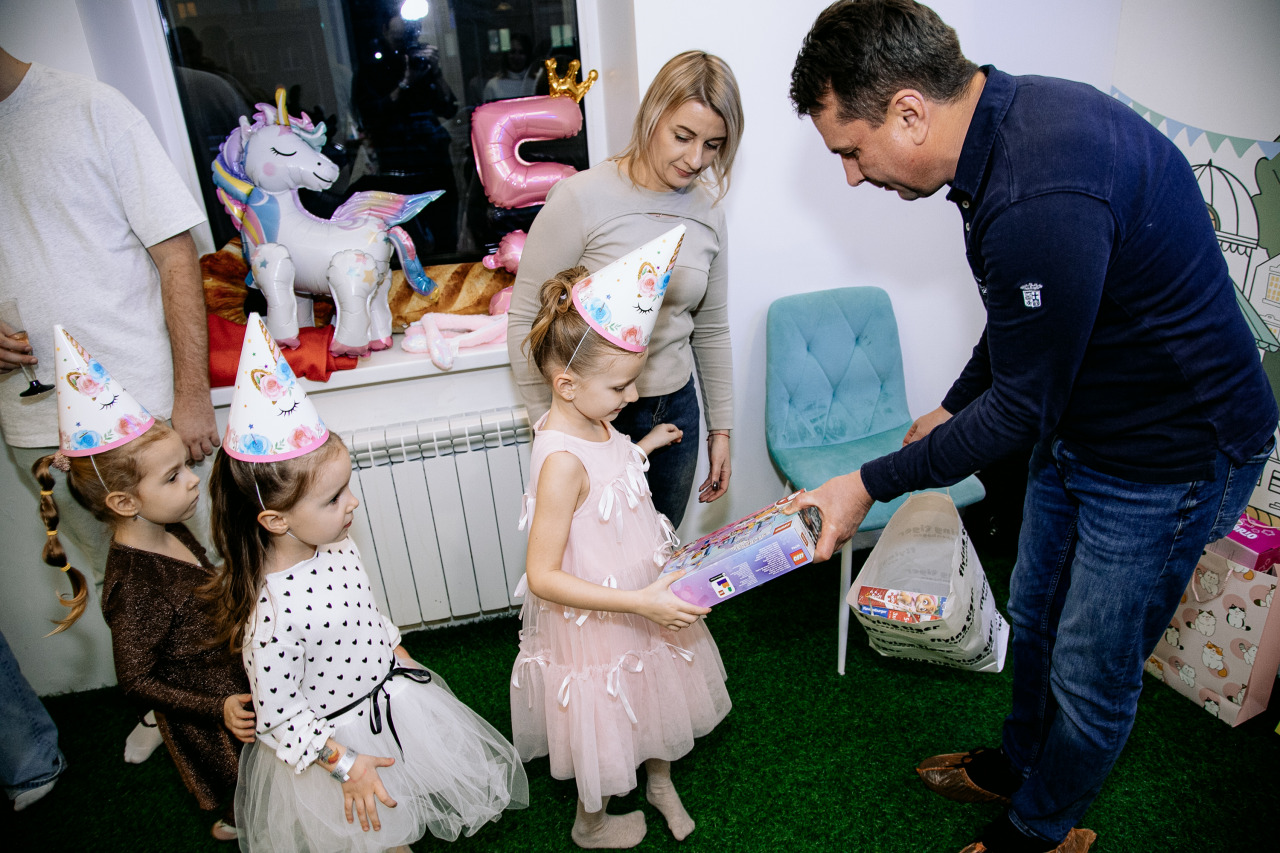 Фотограф в Минске - семейный, свадебный, репортажный фотограф. Фотосъёмка крещения, дня рождения, юбилея, венчания, корпоратива в Минске., фотография от 20.12.2025