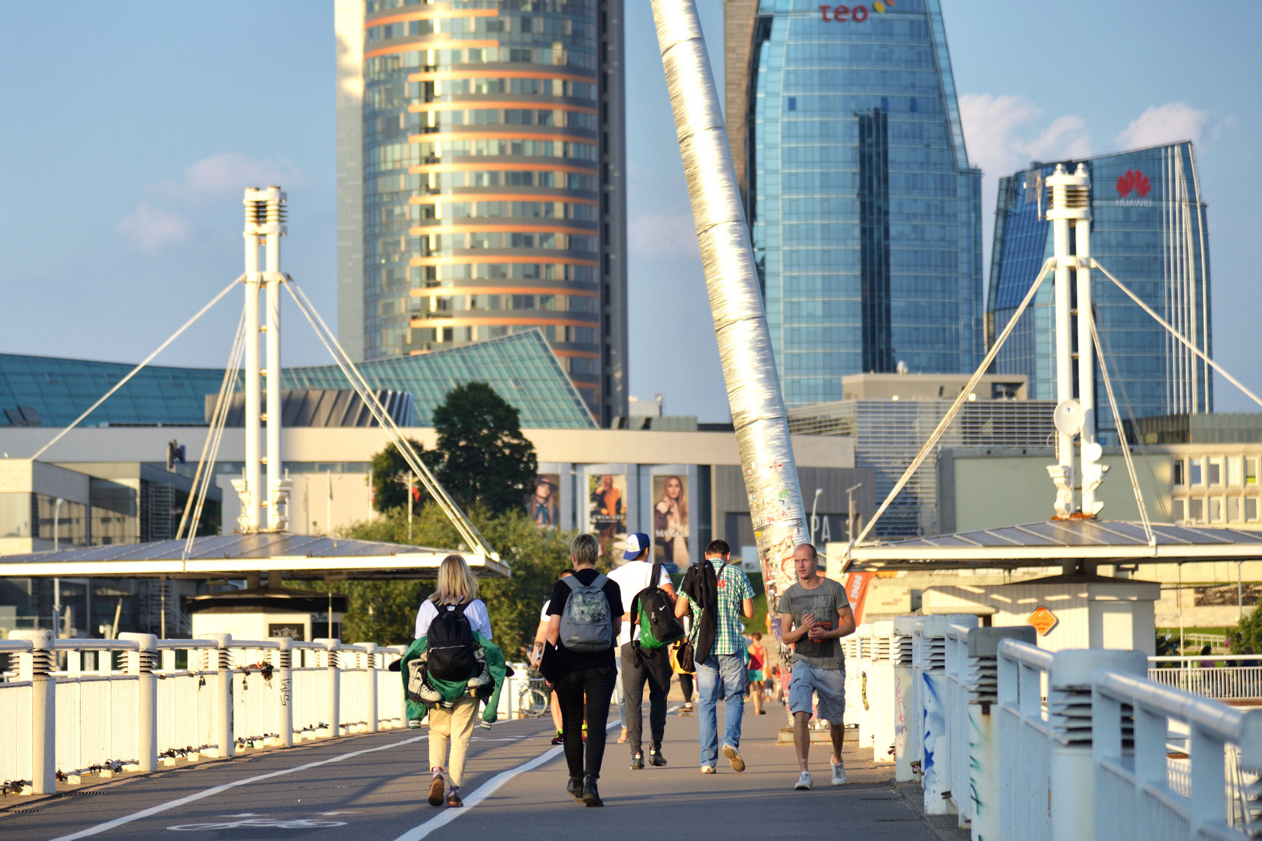 Прогулка по мосту | Фотограф Александр Кузнецов | foto.by фото.бай