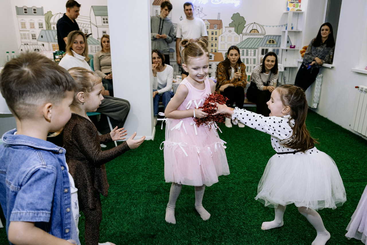 Фотограф в Минске - семейный, свадебный, репортажный фотограф. Фотосъёмка крещения, дня рождения, юбилея, венчания, корпоратива в Минске., фотография от 20.12.2025