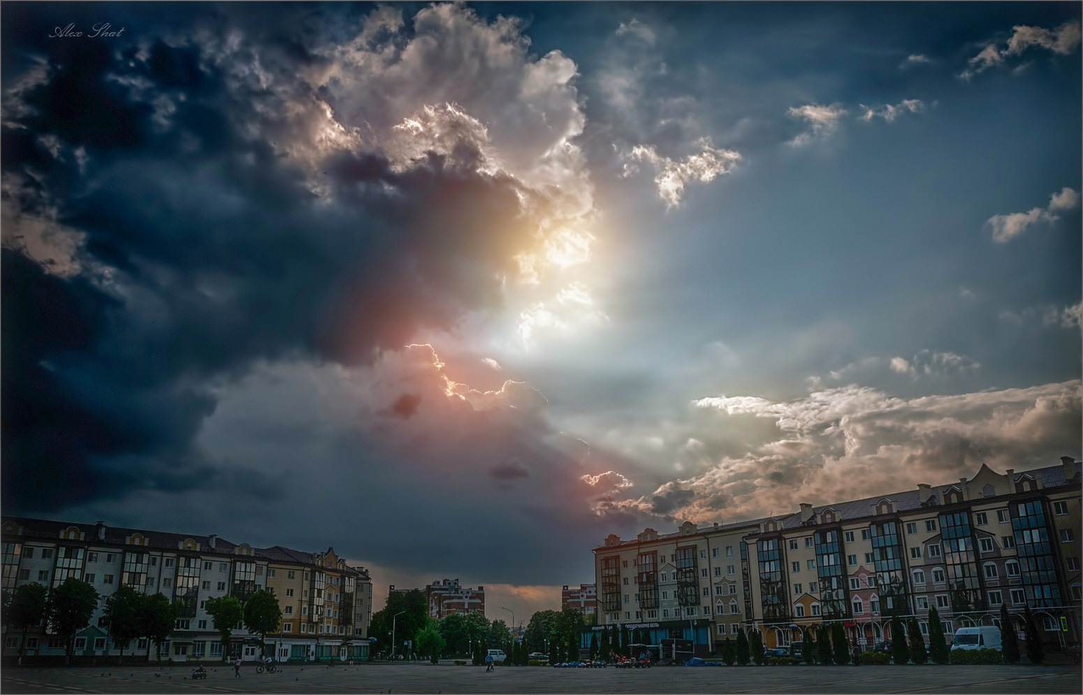 Небо над площадью | Фотограф Александр Шатохин | foto.by фото.бай