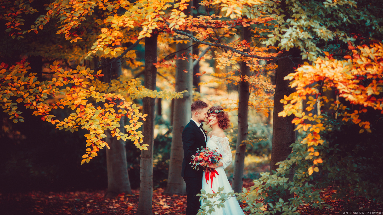 Свадебная фотосессия золотой осенью