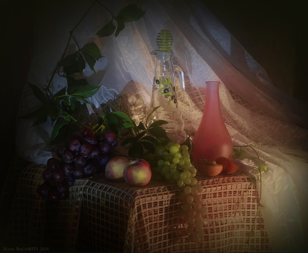 С виноградом и персиками | Фотограф Диана Буглак-Диковицкая | foto.by фото.бай